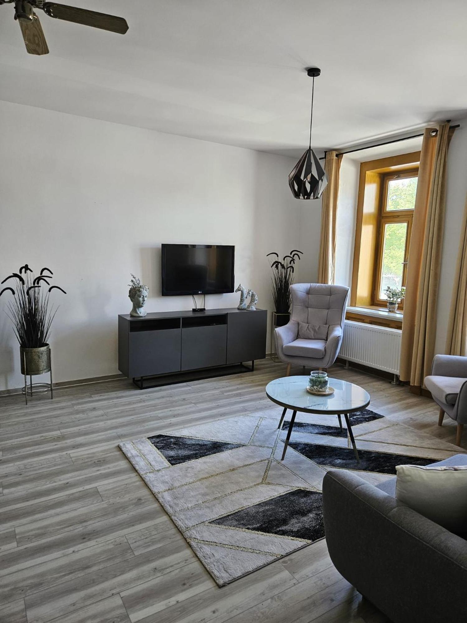 Apartman 184 - Vysoke Myto Luaran gambar