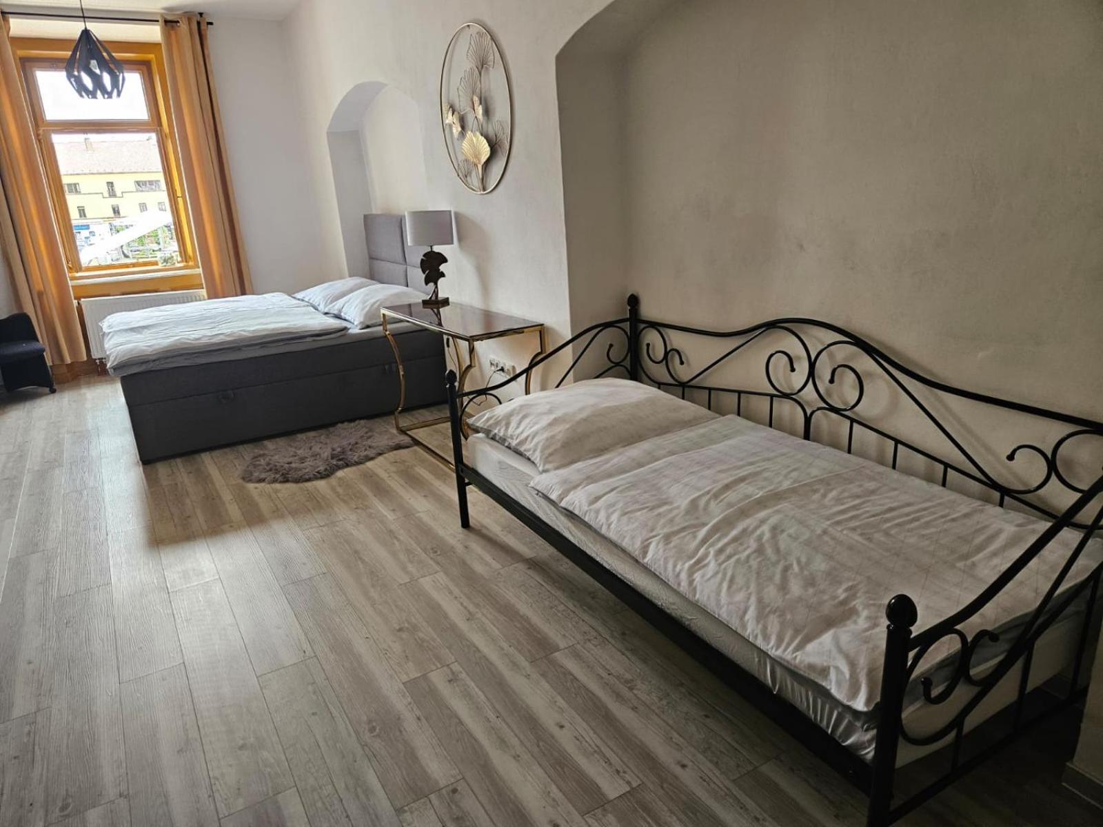 Apartman 184 - Vysoke Myto Luaran gambar