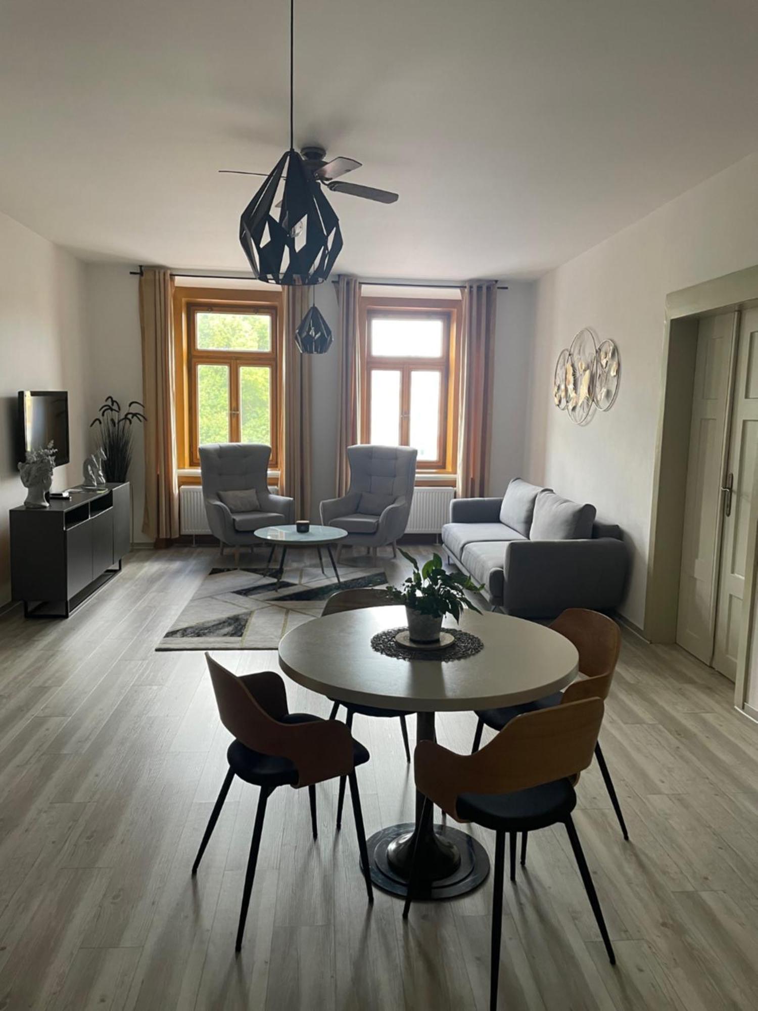 Apartman 184 - Vysoke Myto Luaran gambar
